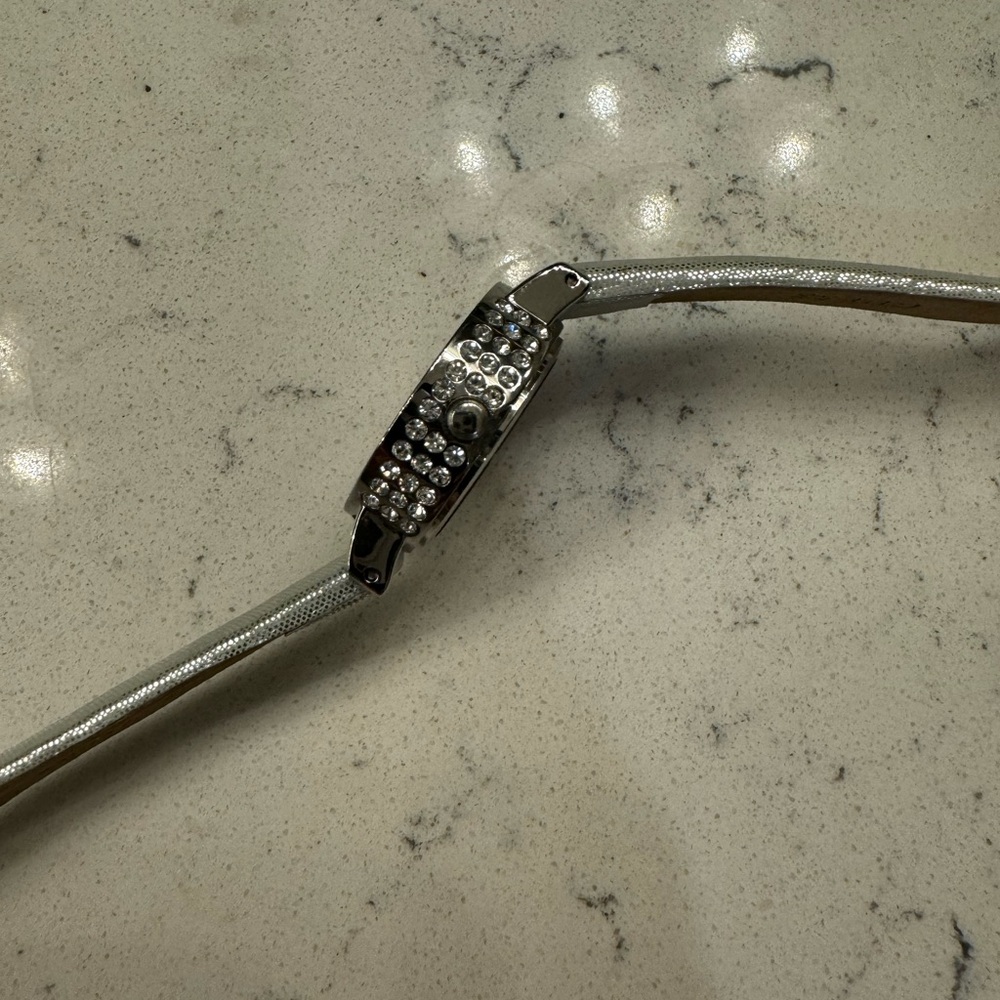 Guess silver watch - Picture 6 of 8